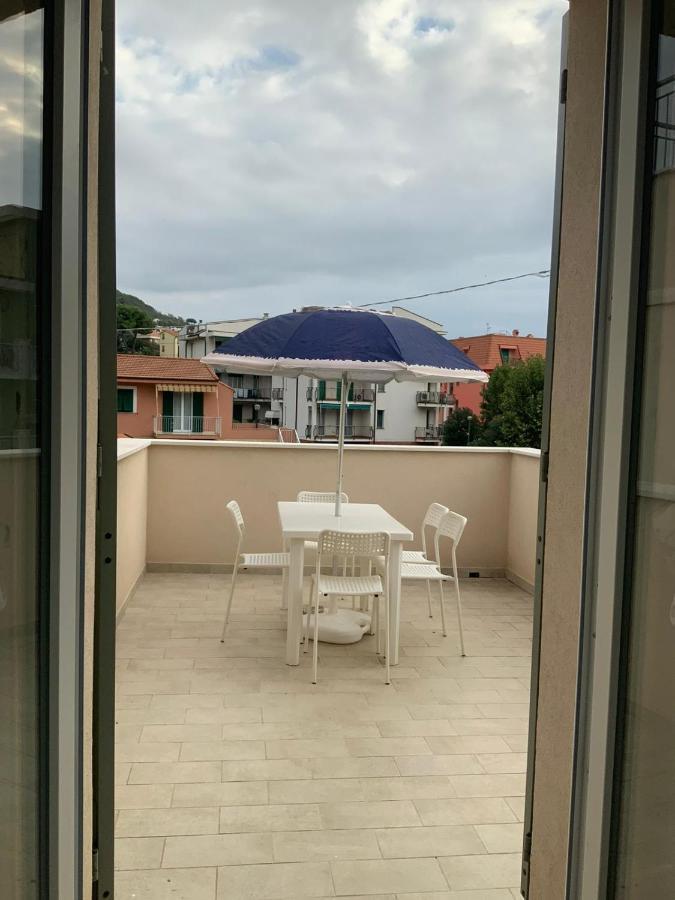Casa Vacanze Romeo Pietra Ligure Extérieur photo
